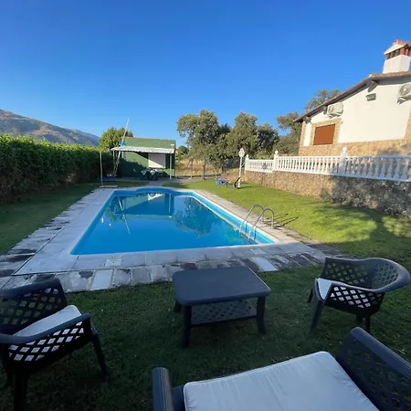 Encinar Del Abuelo * Casas del Castañar